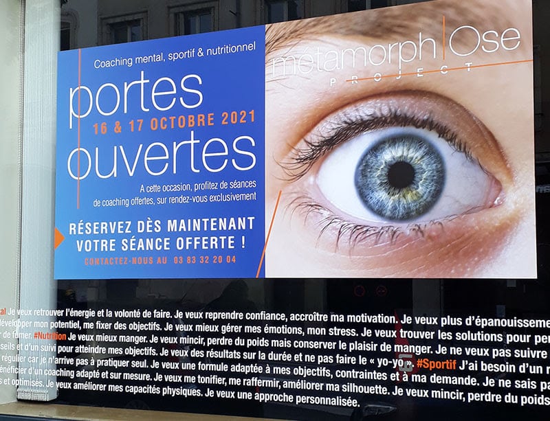 Adhésif de vitrine représentant un oeil pour l'enseigne Métamorphose à Nancy